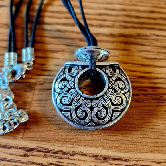 BRIGHTON Silver Puff Scroll Pendant Necklace VINTAGE INSPIRED! - Picture 3 of 10